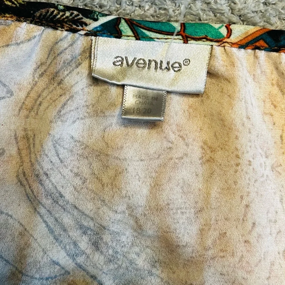 Avenue Multicolor Paisley Blouse - Picture 7 of 7